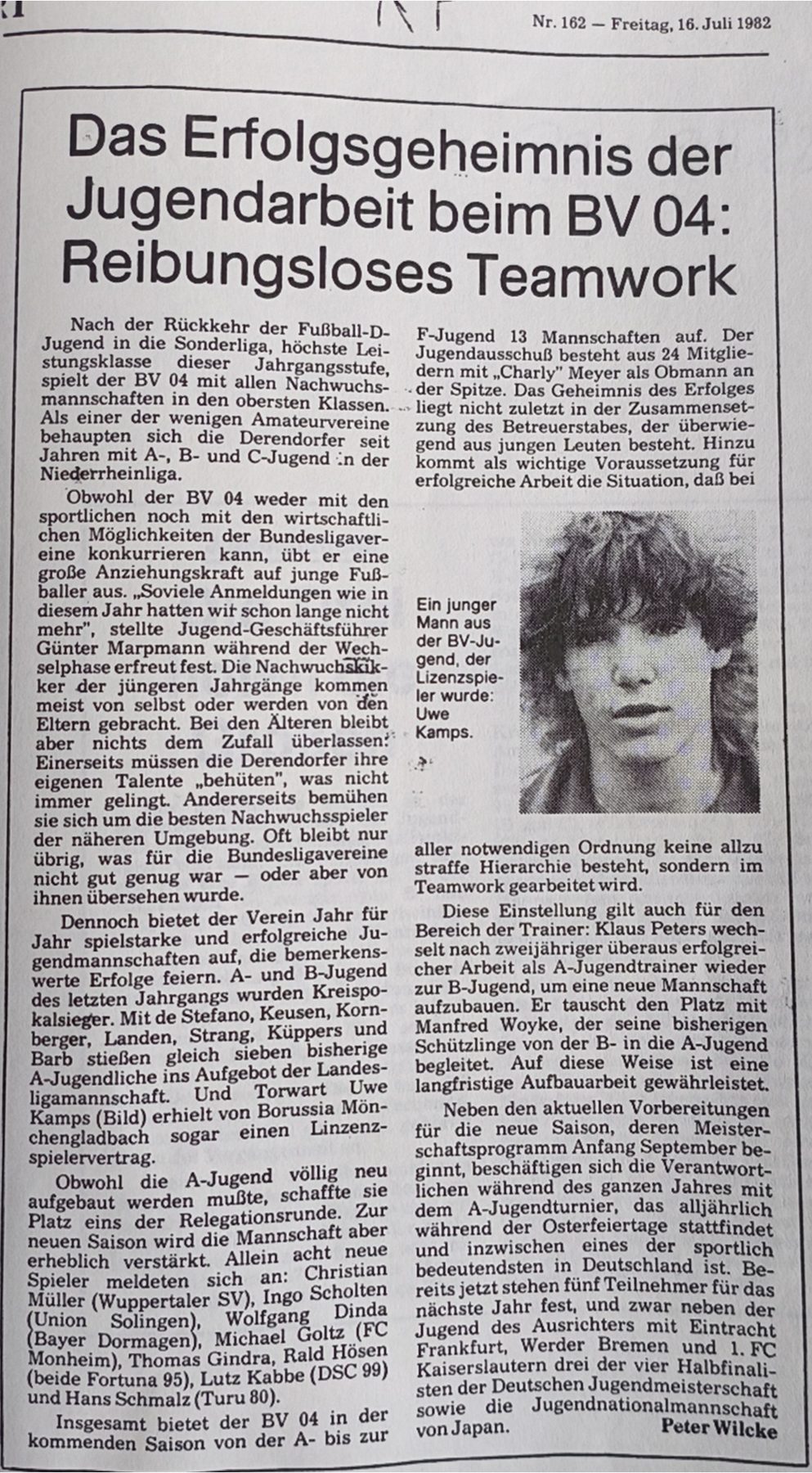 Zeitungsartikel über die Jugendarbeit beim BV 04 mit einem Porträtfoto von Uwe Kamps