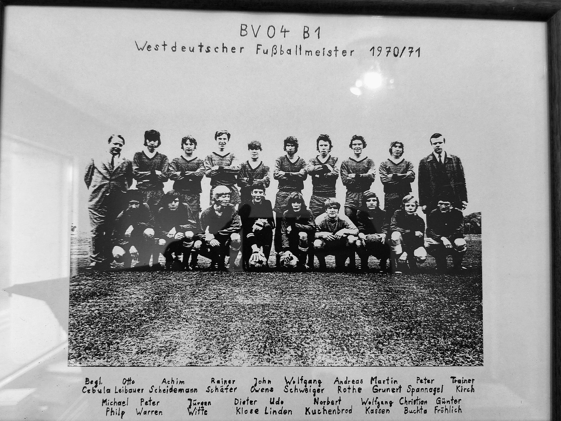 Historisches Mannschaftsfoto der westdeutschen Meistermannschaft des BV 04 Düsseldorf 1970/71