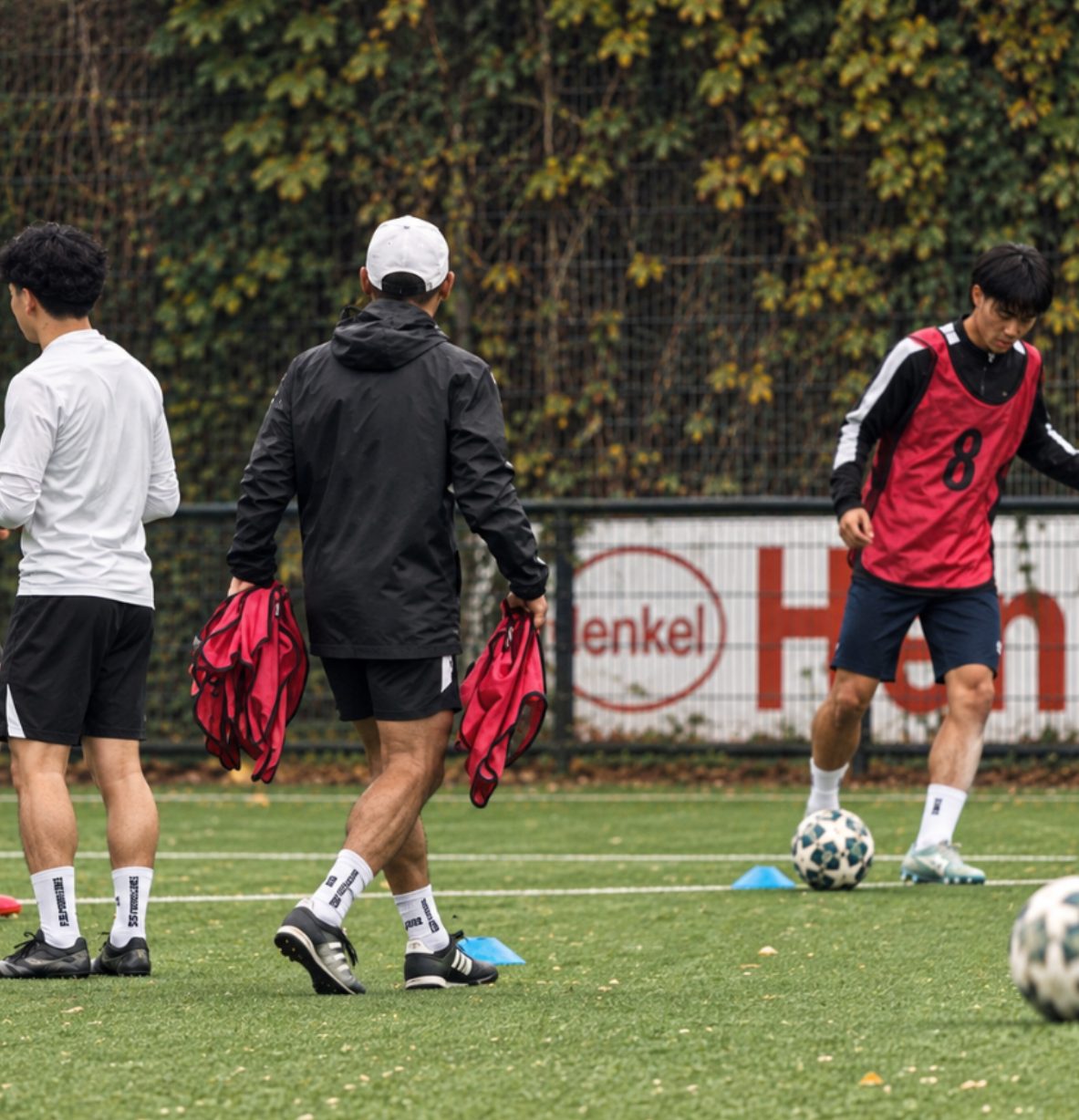 Jin im Training mit der Mannschaft des BV 04