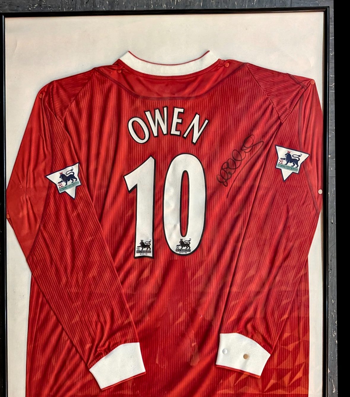 Original signiertes Michael-Owen-Trikot